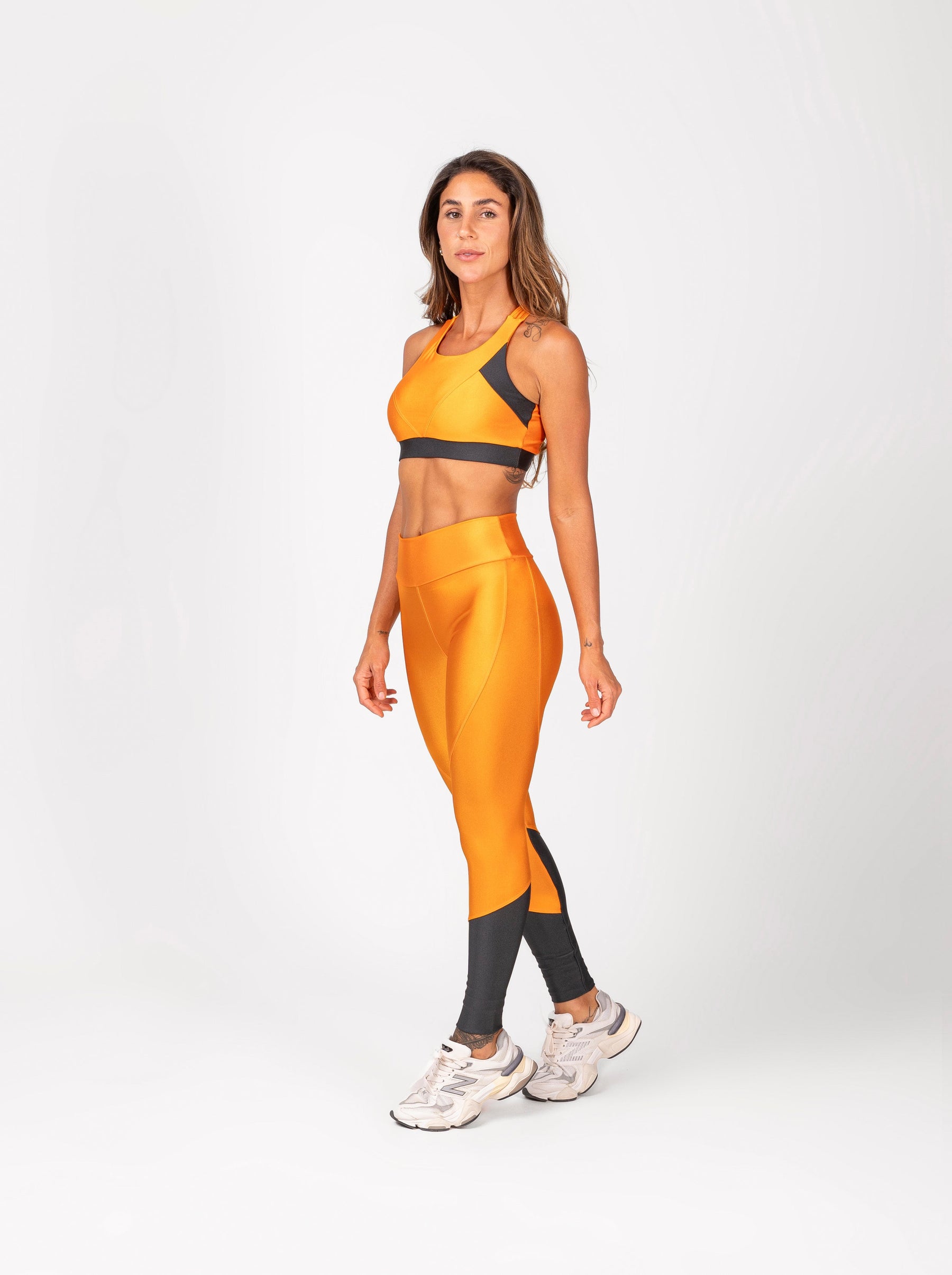 Conjunto Legging e Top Recortes Tangerina e Grafite