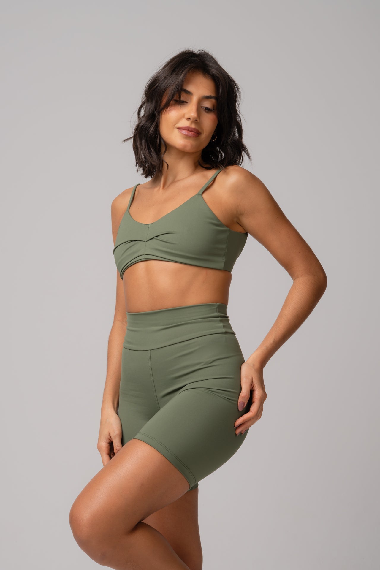 Conjunto Short e Top Verde Oliva