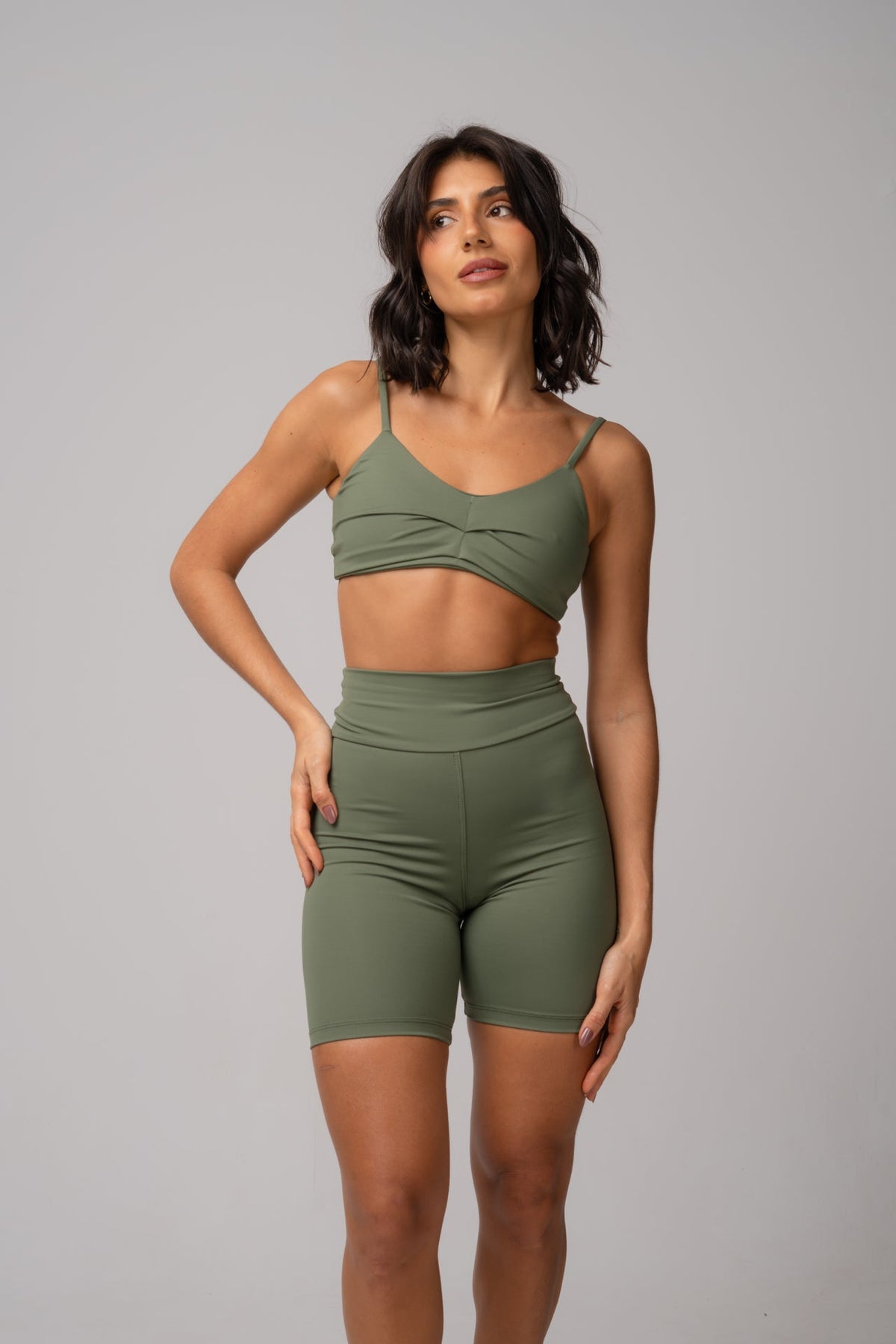 Conjunto Short e Top Verde Oliva